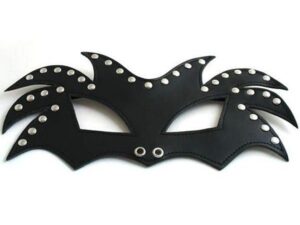 Черная карнавальная маска дракона