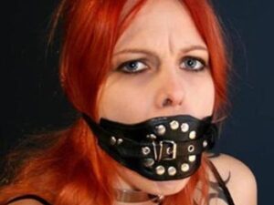 Черный намордник с кляпом для рта