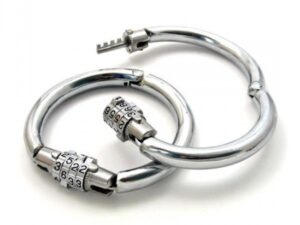 Металлические наручники с кодом