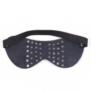 Кожаная маска с шипами